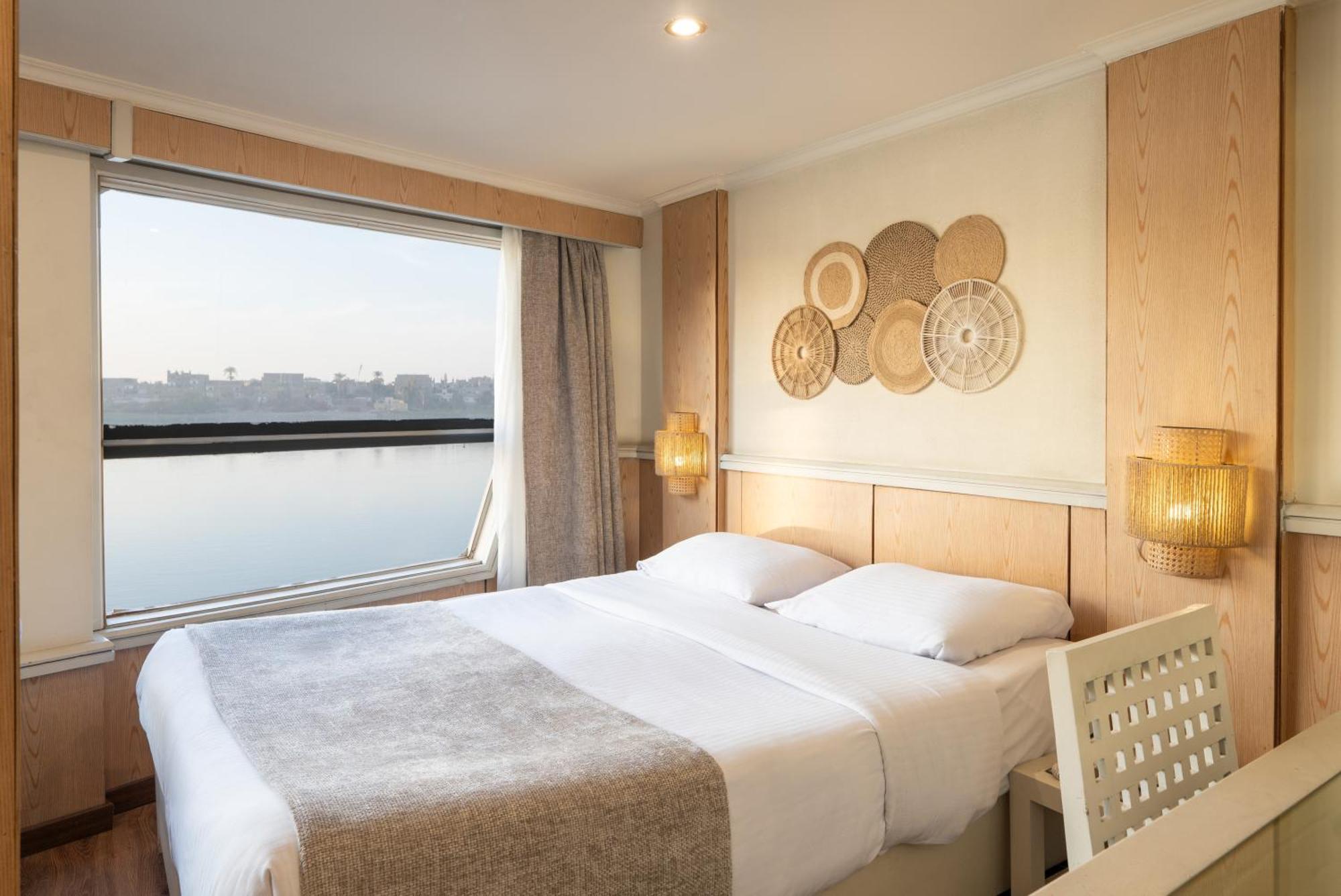 Отель Magic I Nile Cruise Deluxe Boat The Scheduled Departure Is On Saturday For A 7-Day Nile Cruise Луксор Экстерьер фото