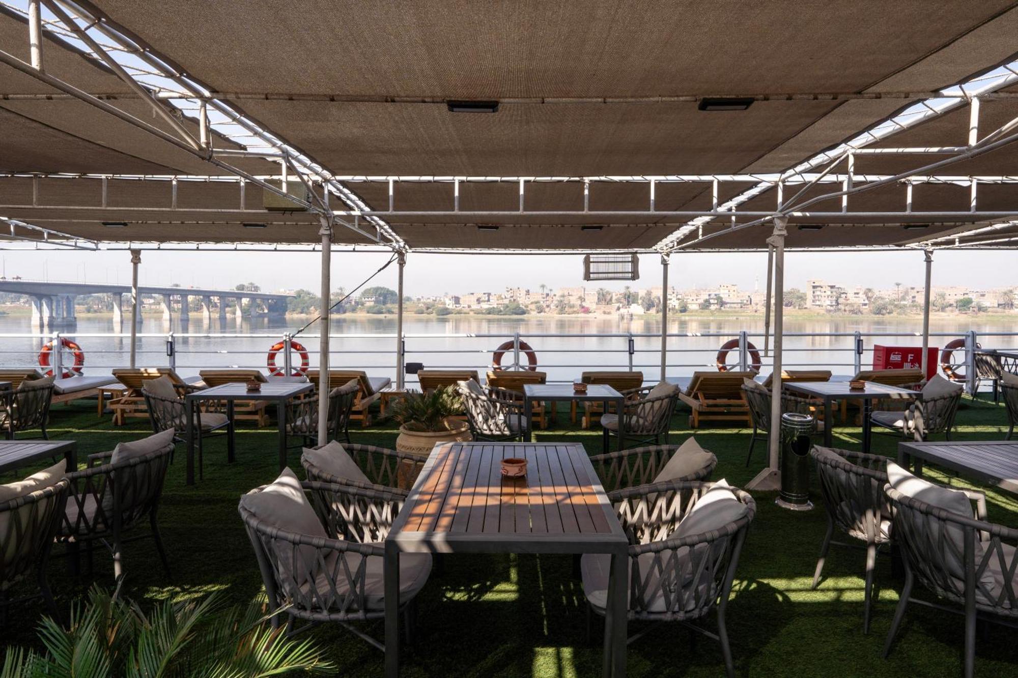 Отель Magic I Nile Cruise Deluxe Boat The Scheduled Departure Is On Saturday For A 7-Day Nile Cruise Луксор Экстерьер фото