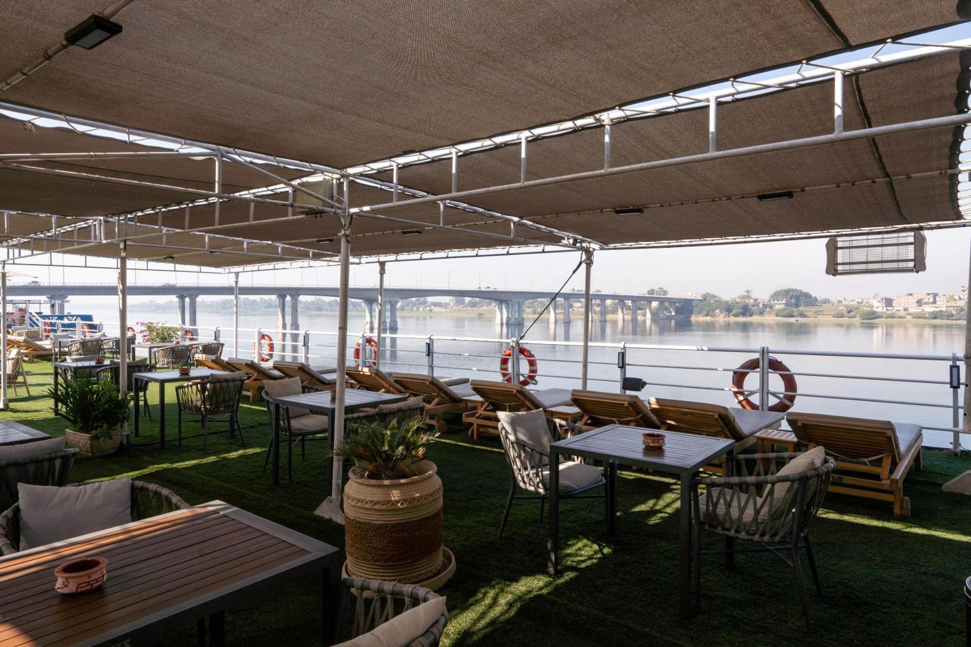 Отель Magic I Nile Cruise Deluxe Boat The Scheduled Departure Is On Saturday For A 7-Day Nile Cruise Луксор Экстерьер фото